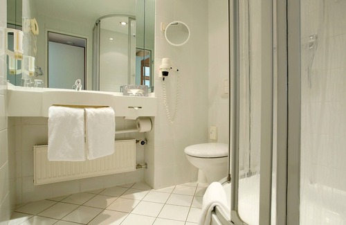 Bergen Enkheim Hotel | Hotel Amadeus Frankfurt