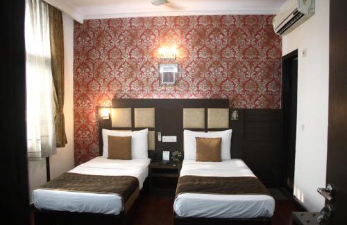 Lajpat Nagar Bed & Breakfast | Hotel Amar Inn- Lajpat Nagar Central Market