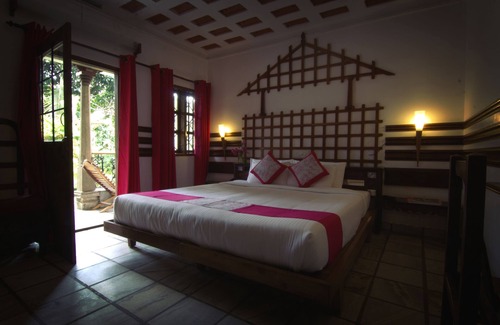 Kumily Hotel | Hotel Ambadi