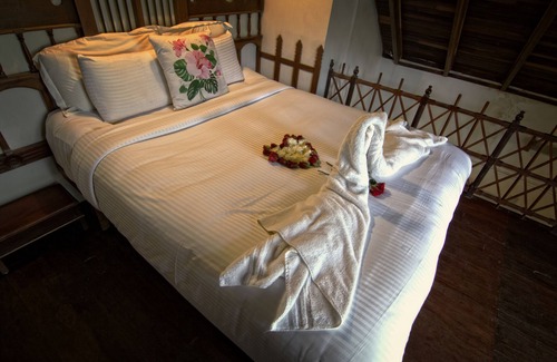 Kumily Hotel | Hotel Ambadi