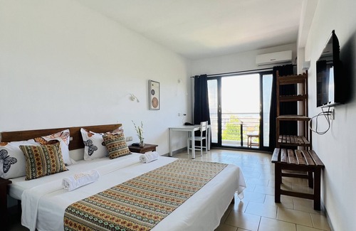Madirokely Hotel | Hotel Ambatoloaka