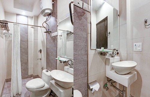 Lajpat Nagar Hotel | Hotel Amby Inn