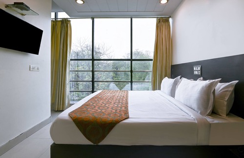 Lajpat Nagar Hotel | Hotel Amby Inn