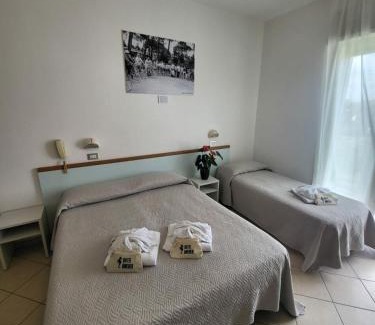 Pinarella Hotel | Hotel Amedea