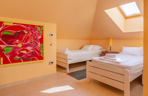 Tribunj Bed & Breakfast | Hotel Arcadium family room with sea view