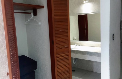 Caleta Hotel | Hotel Aristos Acapulco