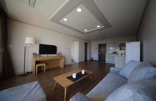 Seongsan Hotel | Hotel Aroha