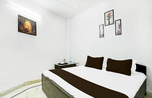 Malviya Nagar Bed & Breakfast | Hotel Aura Opposite Max Hospital