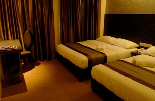 Taman Mount Austin Hotel | Hotel Austin Paradise - Mount Austin