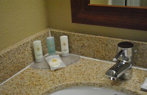 Morro Bay Hotel | Hotel Avisa Downtown