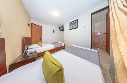 Kennedy Hotel | Hotel Ayenda Bioma 1010
