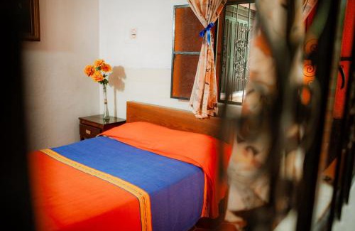 Emiliano Zapata Hotel | Hotel Azteca