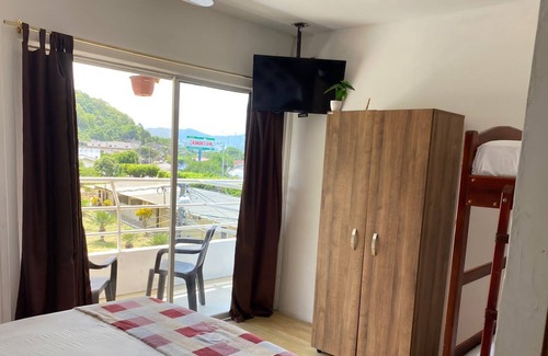 Bahia de Caraquez Hotel | Hotel Bahia B&B