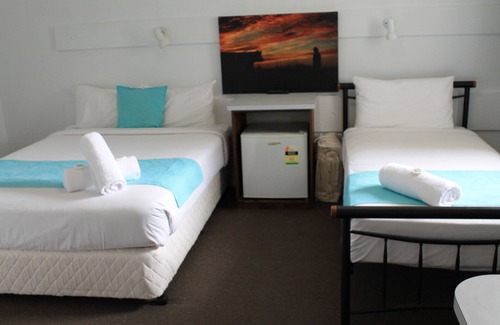Nambour Hotel | Hotel Beach House Nambour
