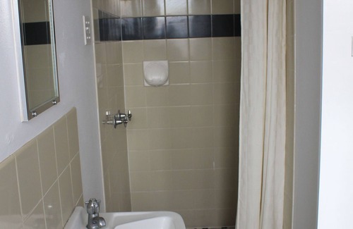 Nambour Hotel | Hotel Beach House Nambour
