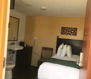 Sky Lake Hotel | Hotel Belair Orlando Near Florida Mall