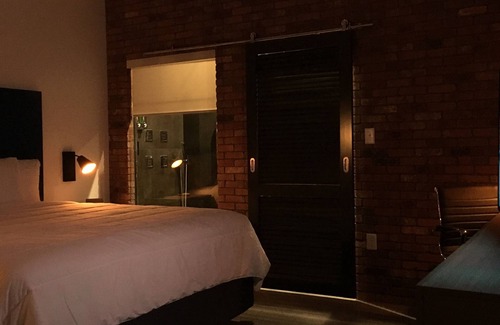 Houston Hotel | Hotel Bella
