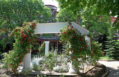 Saints Constantine and Helena Hotel | Hotel Estreya Palace