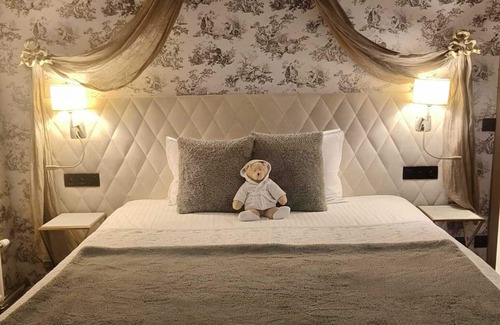 Historical Center Bruges Hotel | Hotel Biskajer by CW Hotel Collection - Adults Only