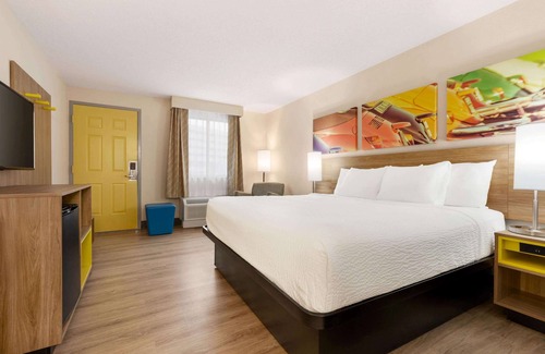 Downtown Chattanooga Hotel | Hotel Bo, a Days Inn by Wyndham Chattanooga Downtown
