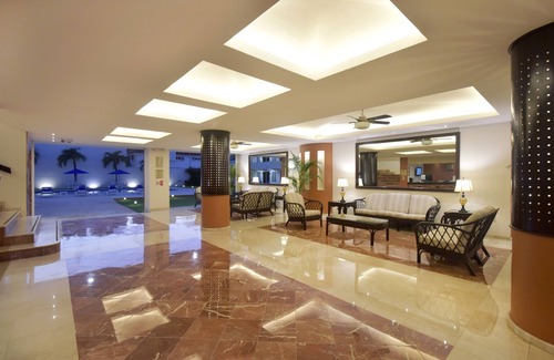 Downtown Cancun Hotel | Hotel Bonampak