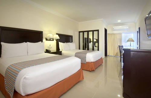 Downtown Cancun Hotel | Hotel Bonampak