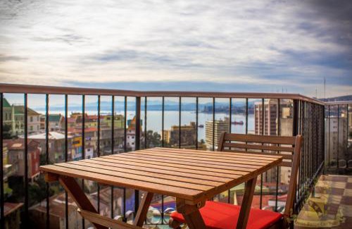 Cerro Alegre Hotel | Hotel Boutique Casa Vander