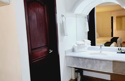 Downtown San Jose del Cabo Hotel | Hotel Boutique Plaza Doradas