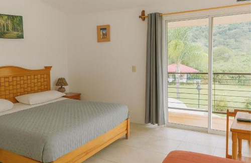 El Santuario Hotel | Hotel Brisas Del Lago