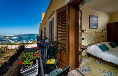 Castellammare del Golfo Hotel | Hotel Cala Marina