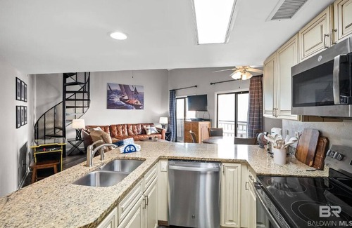 Gulf Shores Condo | Hotel Calibama Cozy beach charm. Super close to Hangout, Pet Friendly!