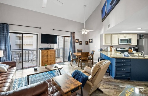 Gulf Shores Condo | Hotel Calibama Cozy beach charm. Super close to Hangout, Pet Friendly!