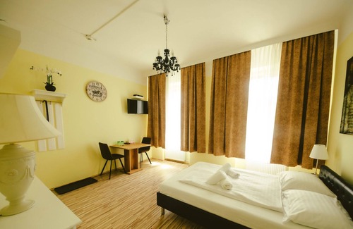 Rudolfsheim-Funfhaus Hotel | Hotel California