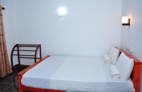 Debarawewa Hotel | Hotel Camorich
