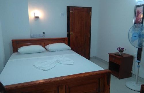 Debarawewa Hotel | Hotel Camorich