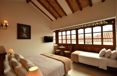 Old Town Hotel | Hotel Campanario Real