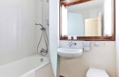 Seclin Hotel | Hotel Campanile Lille Sud-Seclin