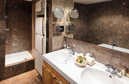 Courchevel Hotel | Hotel Carlina Courchevel