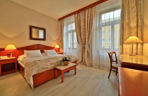 Zizkov Hotel | Hotel Carlton