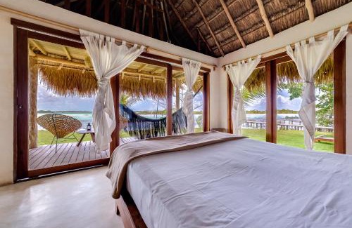 Chetumal Hotel | Hotel CasaBakal - A pie de Laguna - Bacalar