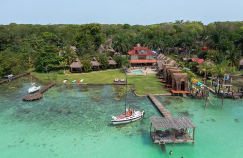 Chetumal Hotel | Hotel CasaBakal - A pie de Laguna - Bacalar