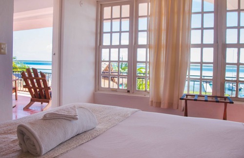 Chetumal Hotel | Hotel CasaBakal - A pie de Laguna - Bacalar