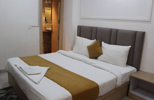 Chittaranjan Hotel | Hotel Castle Grand
