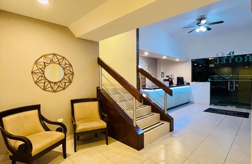 Avenida Revolucion Hotel | Hotel Catalina