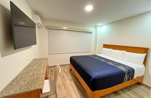 Avenida Revolucion Hotel | Hotel Catalina