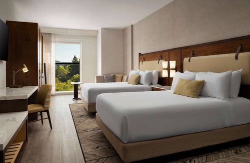 Rohnert Park Hotel | Hotel Centro Sonoma Wine Country, Tapestry Collection Hilton