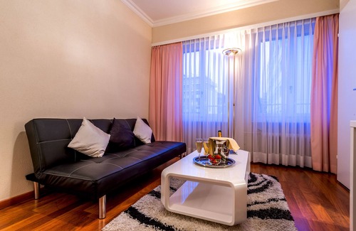 Les Eaux-Vives Hotel | Hotel Century