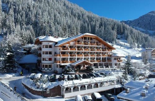 Canazei Hotel | Hotel Cesa Tyrol