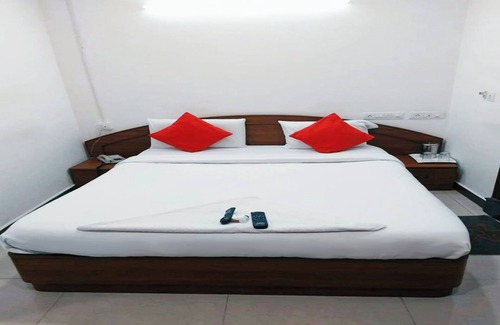 Yeshwanthpur House | Hotel Champion Inn near Yeswantpur Junction Railway Station