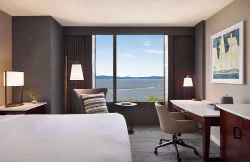 Burlington Hotel | Hotel Champlain Burlington, Curio Collection by Hilton